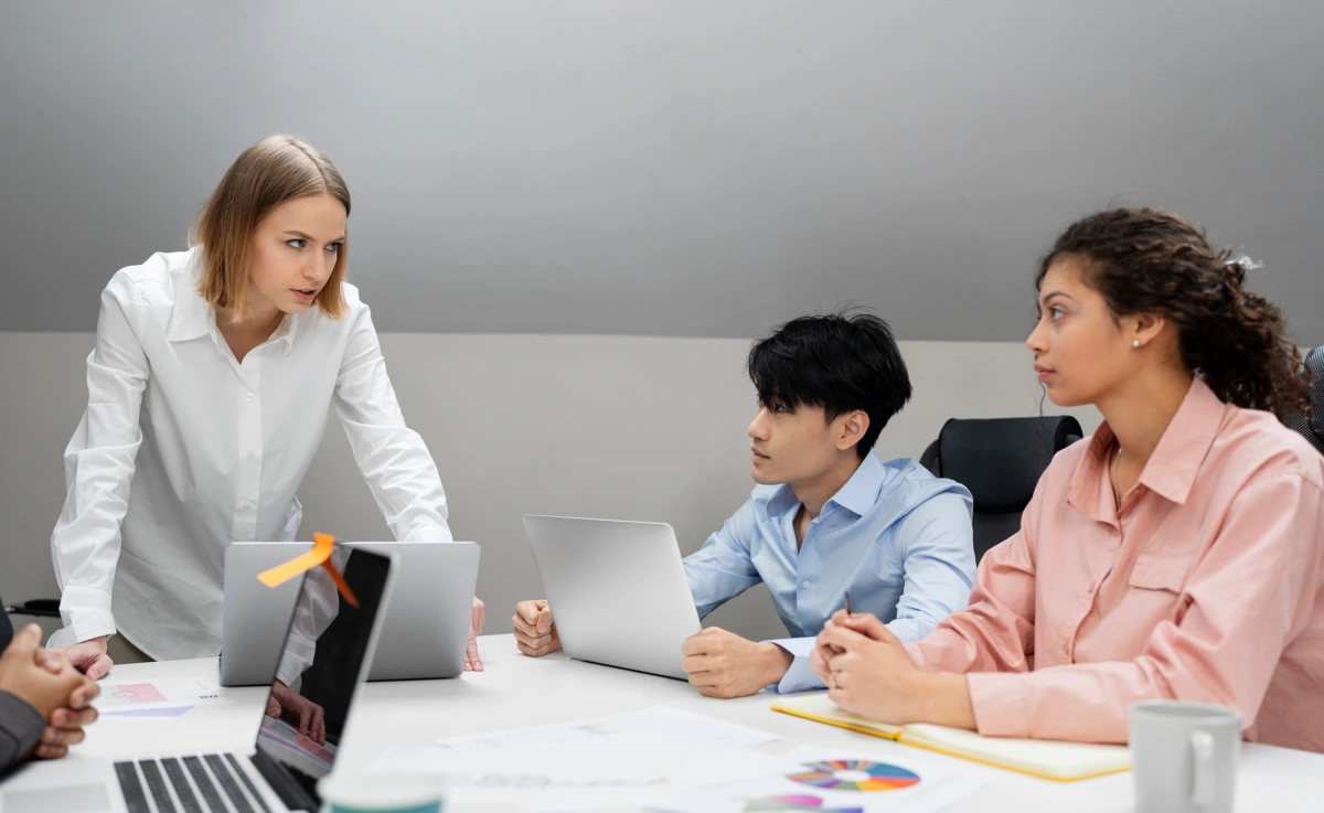 Manage and resolve complaints efficiently with e-KHOOL Suite’s grievance management solution